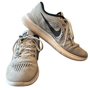 Nike Free RN 831509-101 White/Black/Grey - Sz 9